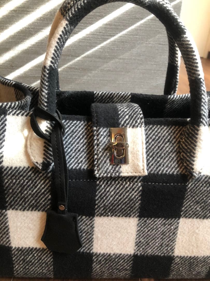 【新品未使用】ツルバイマリコオイカワ　Aimee ブロックチェック　ハンドバッグ