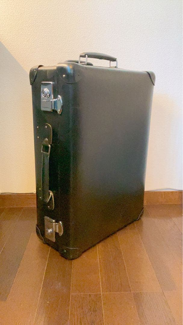 10/26まで【美品】グローブトロッター 2輪 スモールキャリーオン 機内 黒