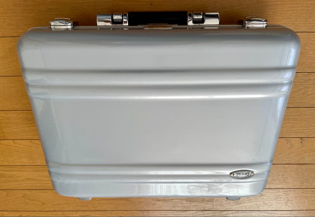 ★美品！ゼロハリバートン薄型アタッシュケース軽量ポリカーボネート★