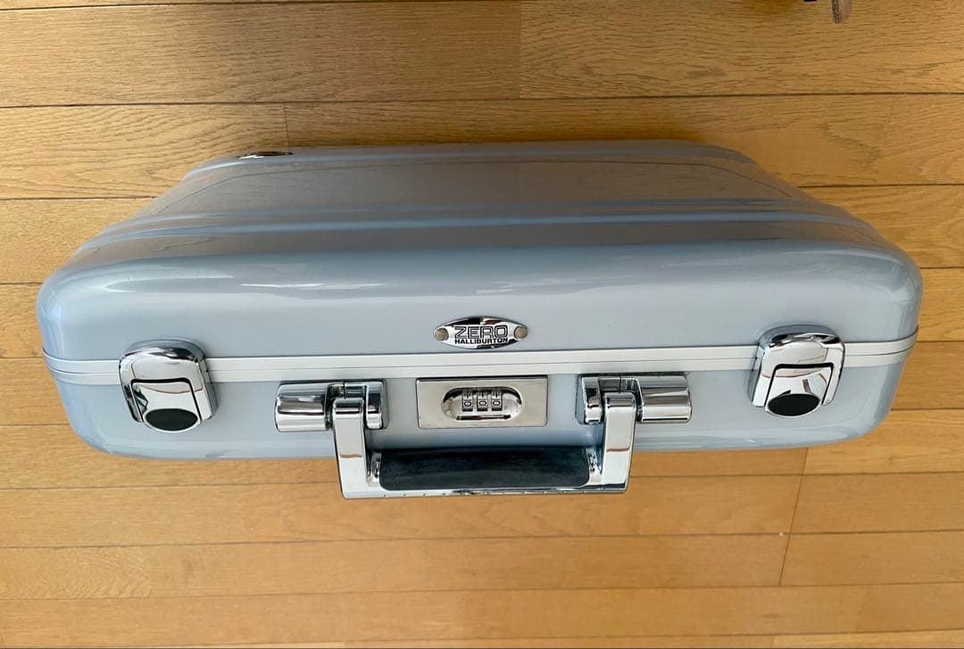 ★美品！ゼロハリバートン薄型アタッシュケース軽量ポリカーボネート★