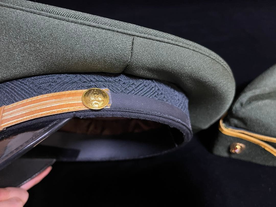 インドネシア国軍　陸軍の帽子2種とベルト　TNI