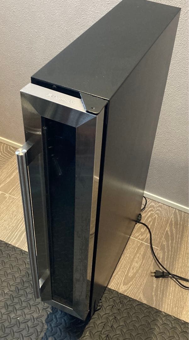 ドメスティック ワインセラー　7本収納 ブラック