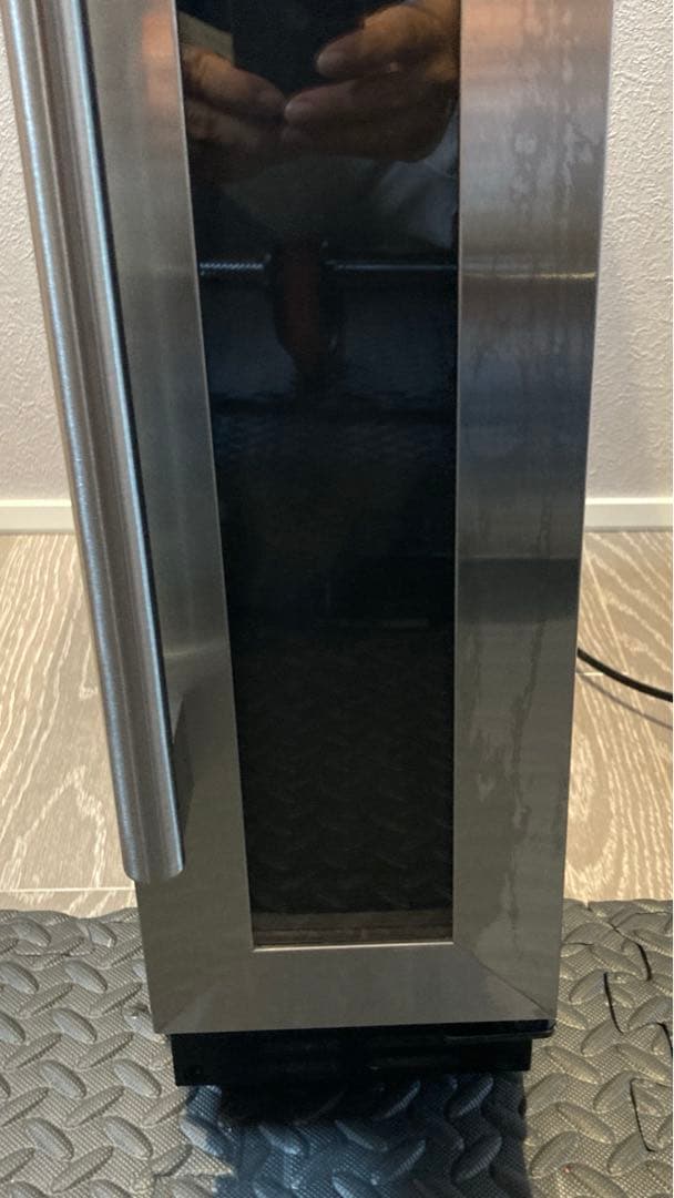 ドメスティック ワインセラー　7本収納 ブラック