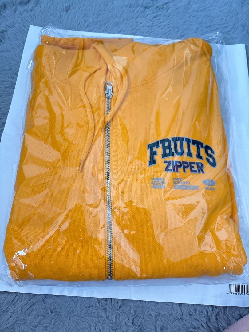 【ファンクラブ限定】FRUITSZIPPER oshiapiパーカー