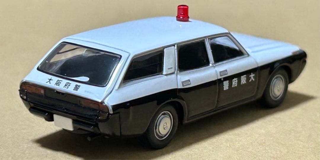 トミカリミテッドヴィンテージネオ クラウン バン パトロールカー 大阪府警