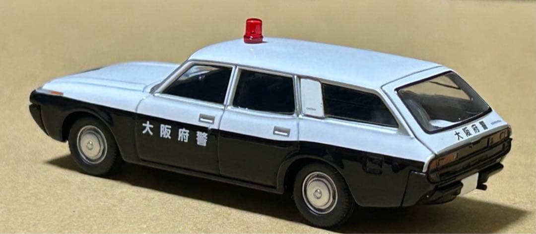 トミカリミテッドヴィンテージネオ クラウン バン パトロールカー 大阪府警