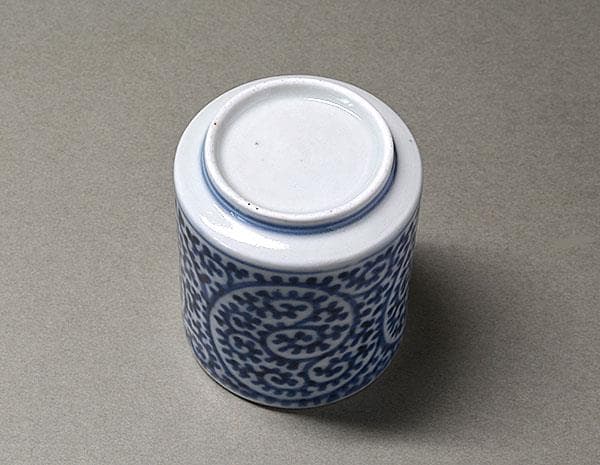 古伊万里染付 総蛸唐草文 大振覗猪口