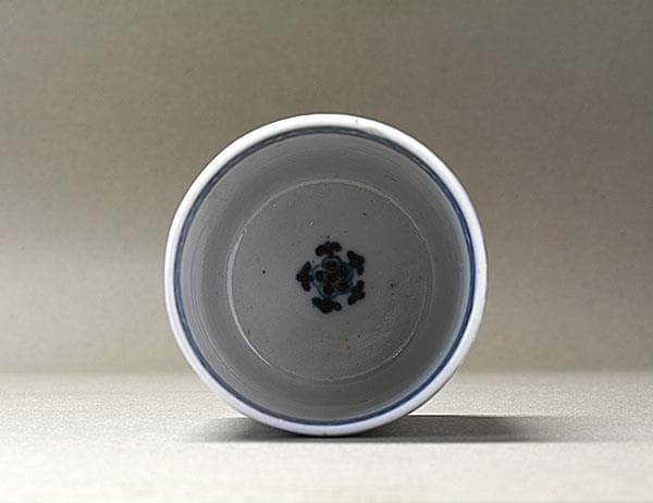 古伊万里染付 総蛸唐草文 大振覗猪口