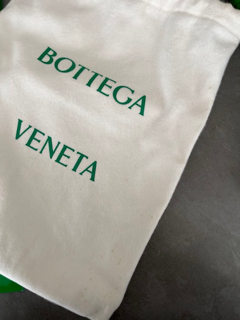 《bottega veneta》ミニカセットカメラバッグ