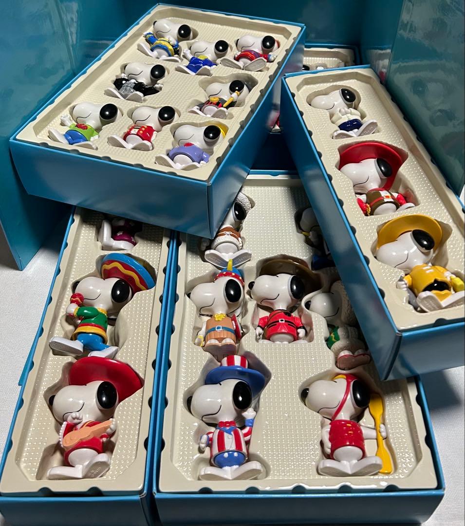 ★スヌーピー ワールド　ツアー★ボックス4段飾り