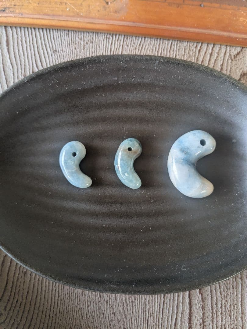 糸魚川コン沢翡翠♦勾玉No.②