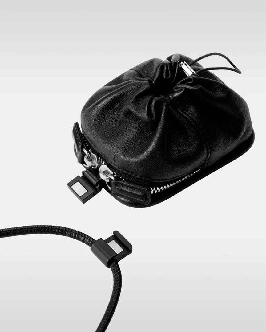 objcts.io ストラップ付きiPhoneレザーパース黒(ケース別売)