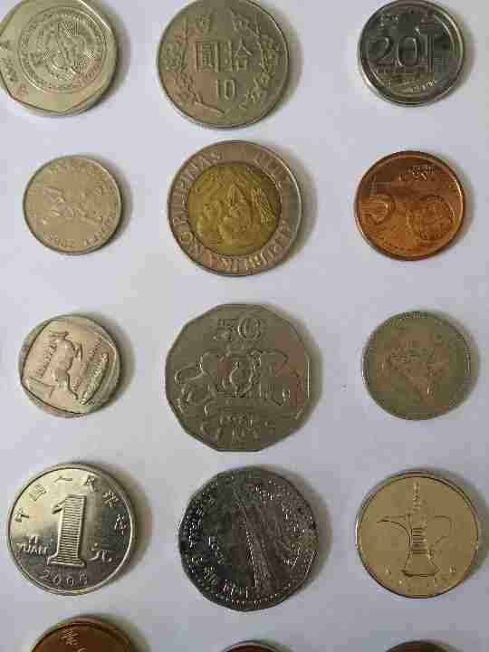 世界の硬貨　日本で入手不可多数！