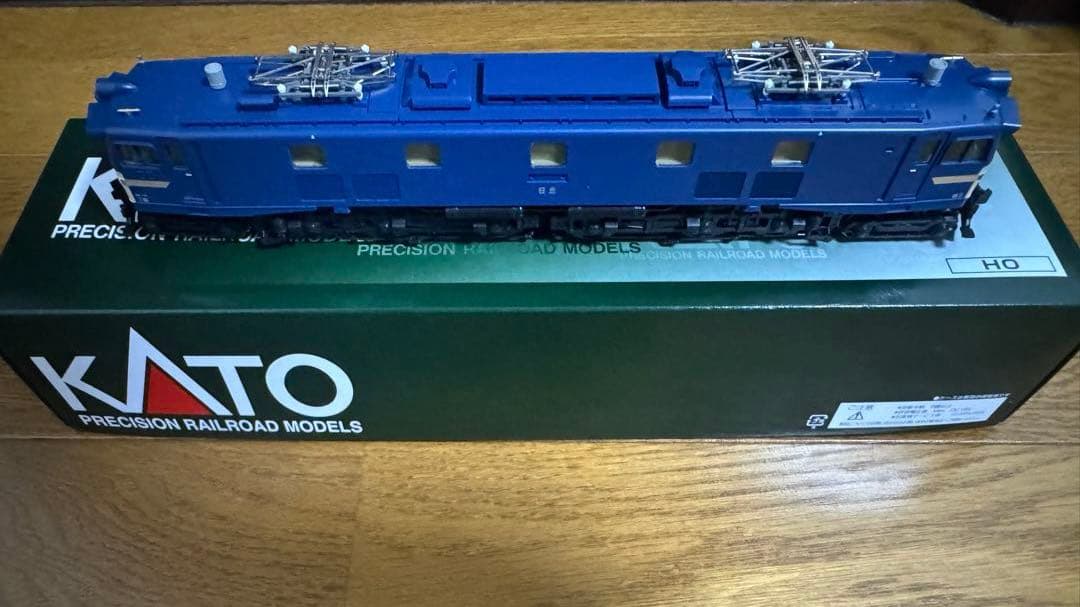 KATO 1-324 EF58(ツララ切り付・ブルー) HO
