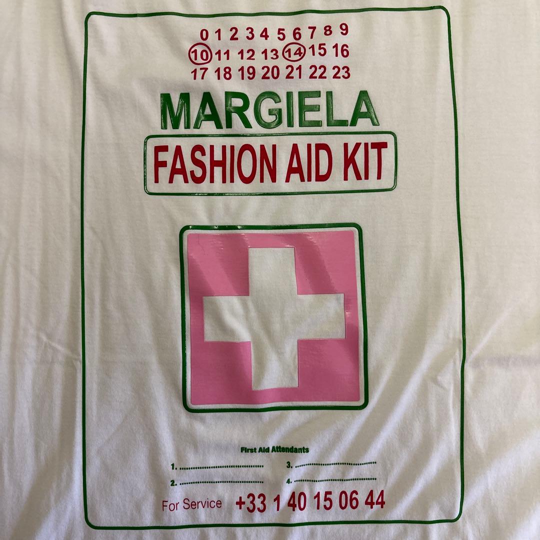 MARGIELA ファッション救急キット Tシャツ