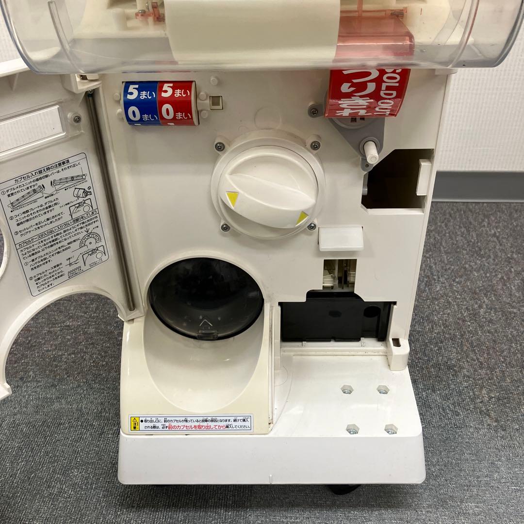 ガチャガチャ カプセルステーション 10円・100円対応 鍵付き　キャスター付き