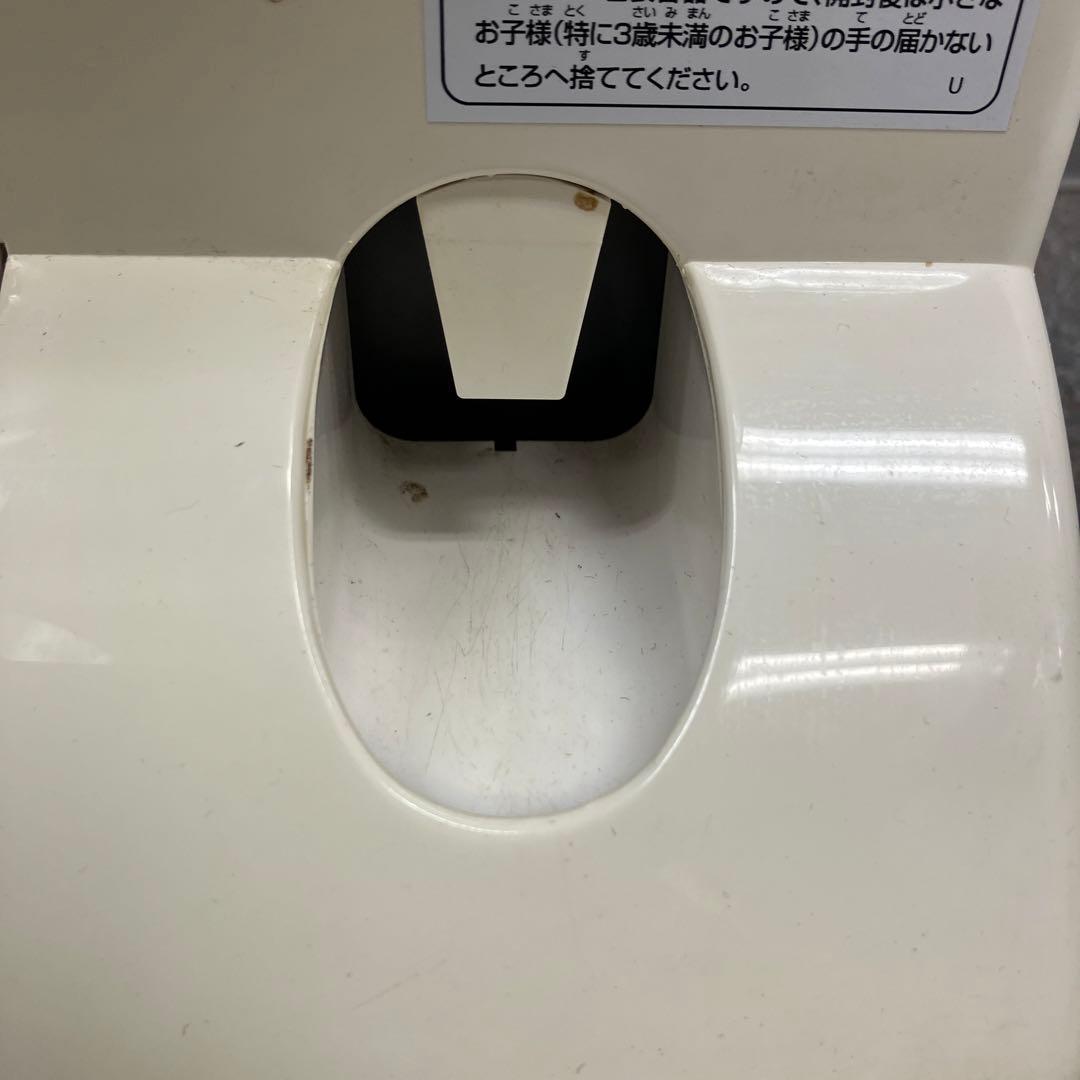 ガチャガチャ カプセルステーション 10円・100円対応 鍵付き　キャスター付き