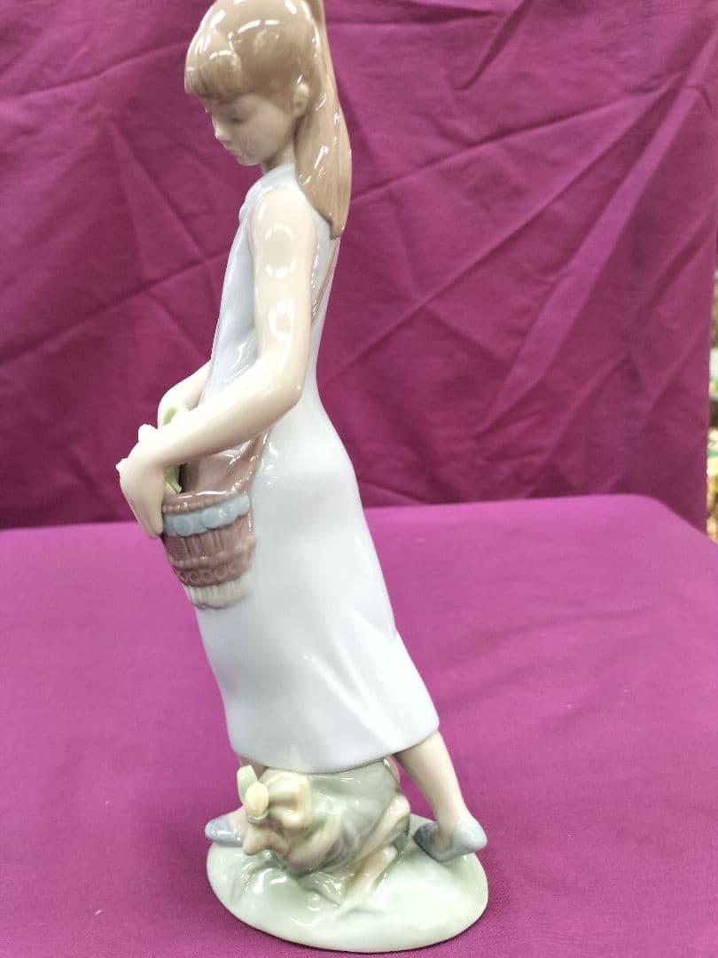 リヤドロ　陶器人形　スペイン　「チューリップの庭」完品