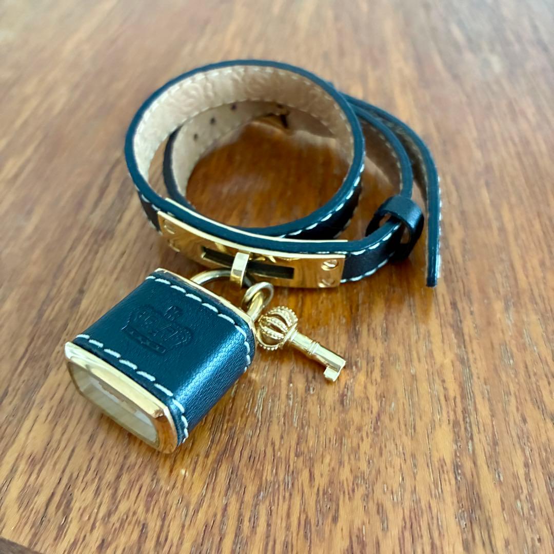 ジューシークチュール　腕時計　鍵型のブラックレザー 二重巻き　姫　スクエア型