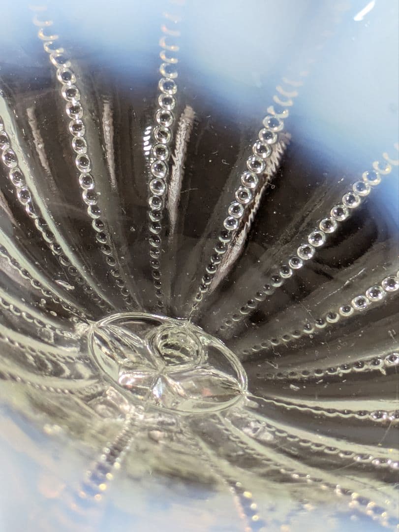 Northwood ホワイトオパルセント　花びら型 ガラスコンポート