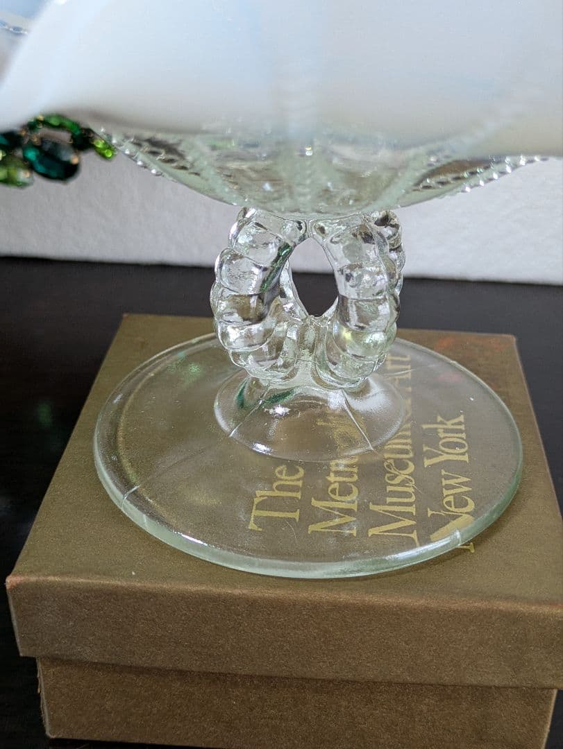 Northwood ホワイトオパルセント　花びら型 ガラスコンポート