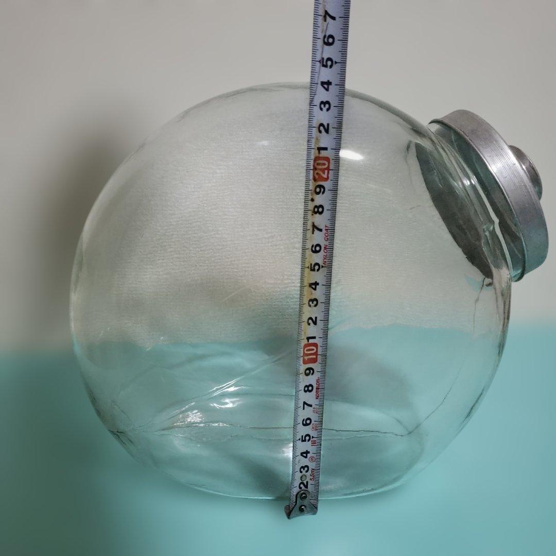 昭和レトロガラス製丸い瓶　 金属製蓋付き