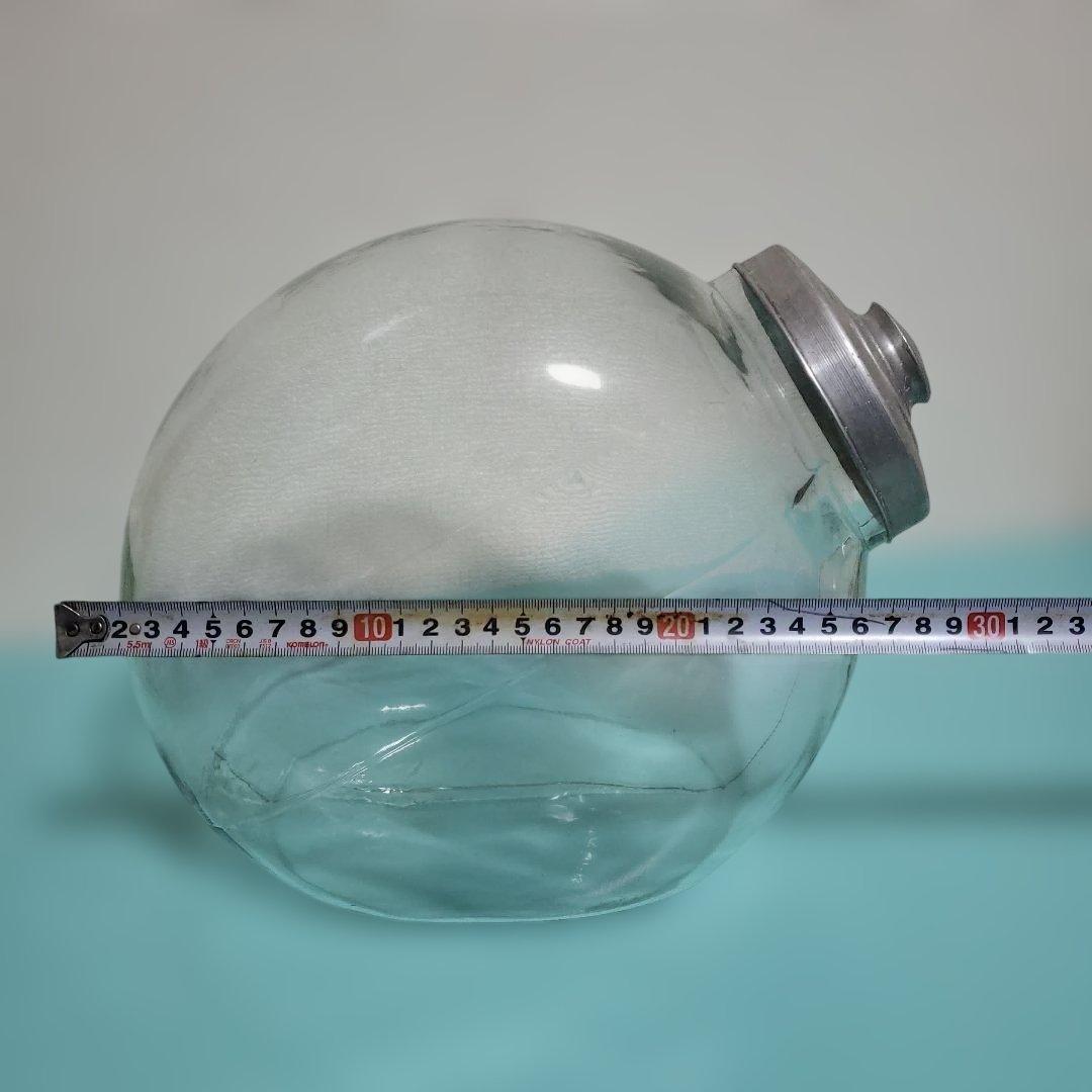 昭和レトロガラス製丸い瓶　 金属製蓋付き