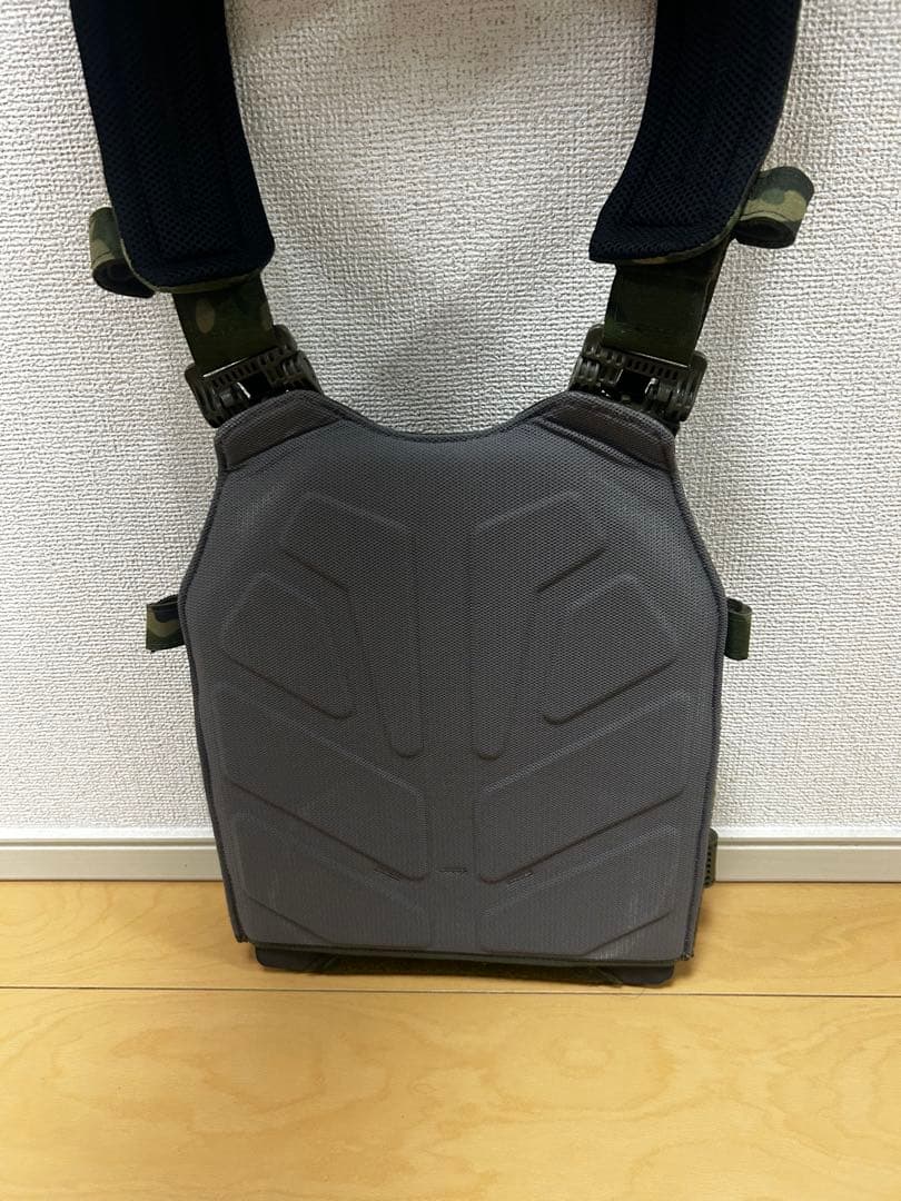 迷彩 プレートキャリア　マルチカムトロピック