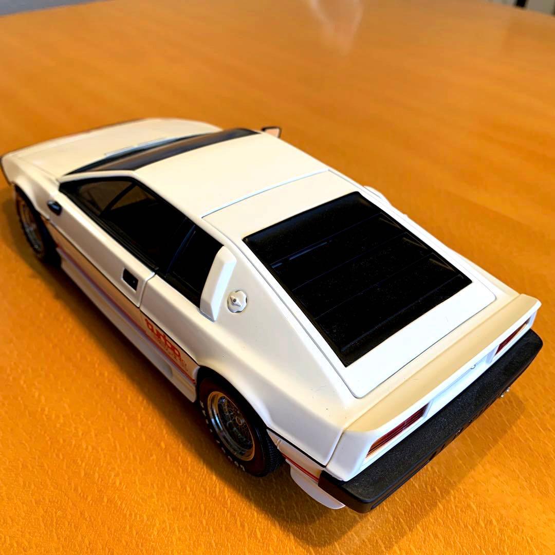 オートアート1/18 LOTUS esprit turbo ※少々難あり