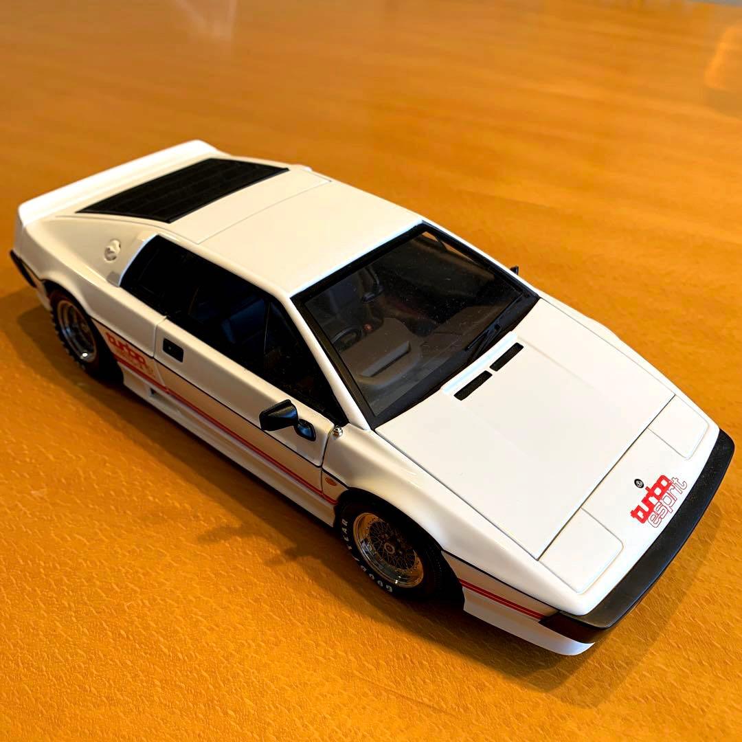 オートアート1/18 LOTUS esprit turbo ※少々難あり