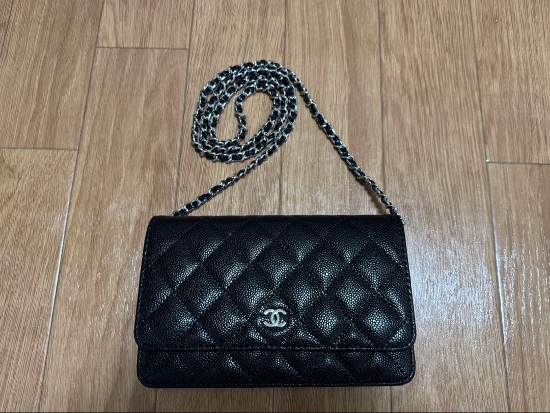 ブラック ショルダーバッグ