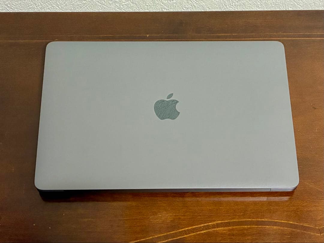 【値下げ】MacBook Pro M2 13” 8GB 512GB