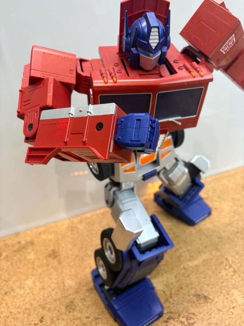 robosen フラッグシップ　オプティマスプライム　(日本語版)