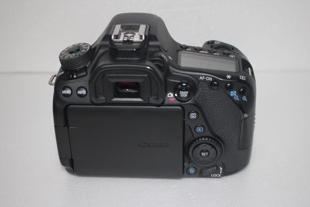 デジタル一眼レフカメラCanon EOS 80D 標準&望遠ダブルレンズセット