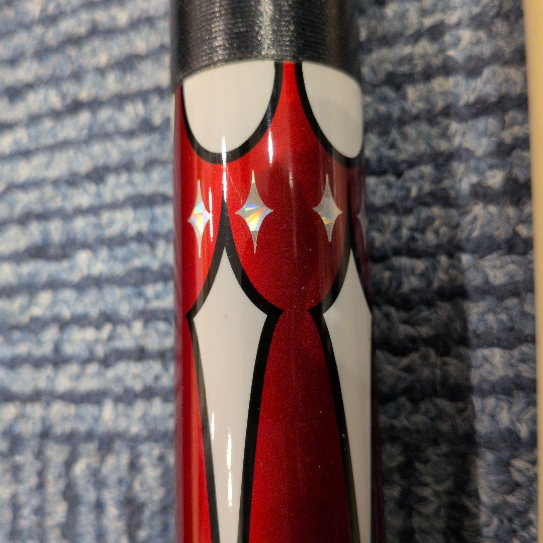 ビリヤードキュー 赤・黒・クリーム スコーピオン