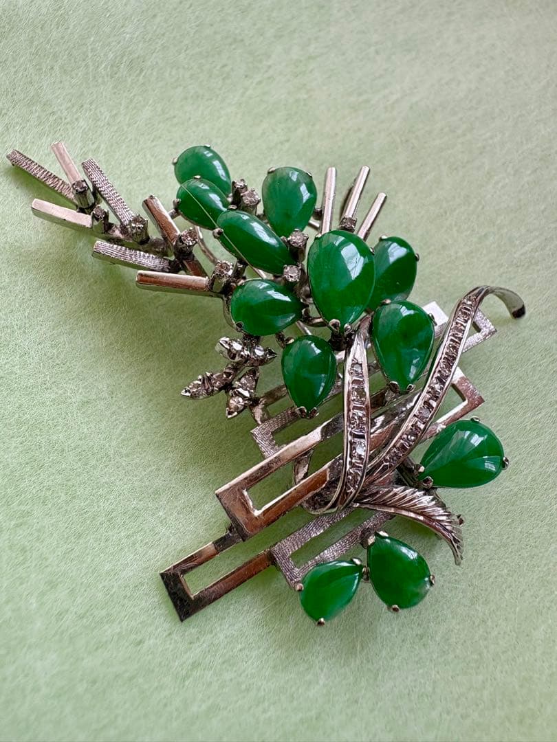 18K ブローチ 翡翠 緑の石