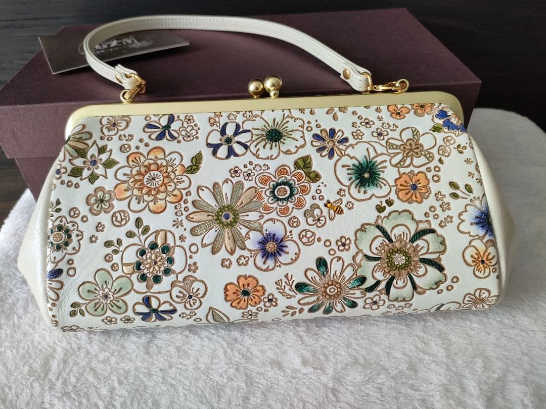 がま口バッグ　みつばち　文庫屋大関　ハンドルクラッチ