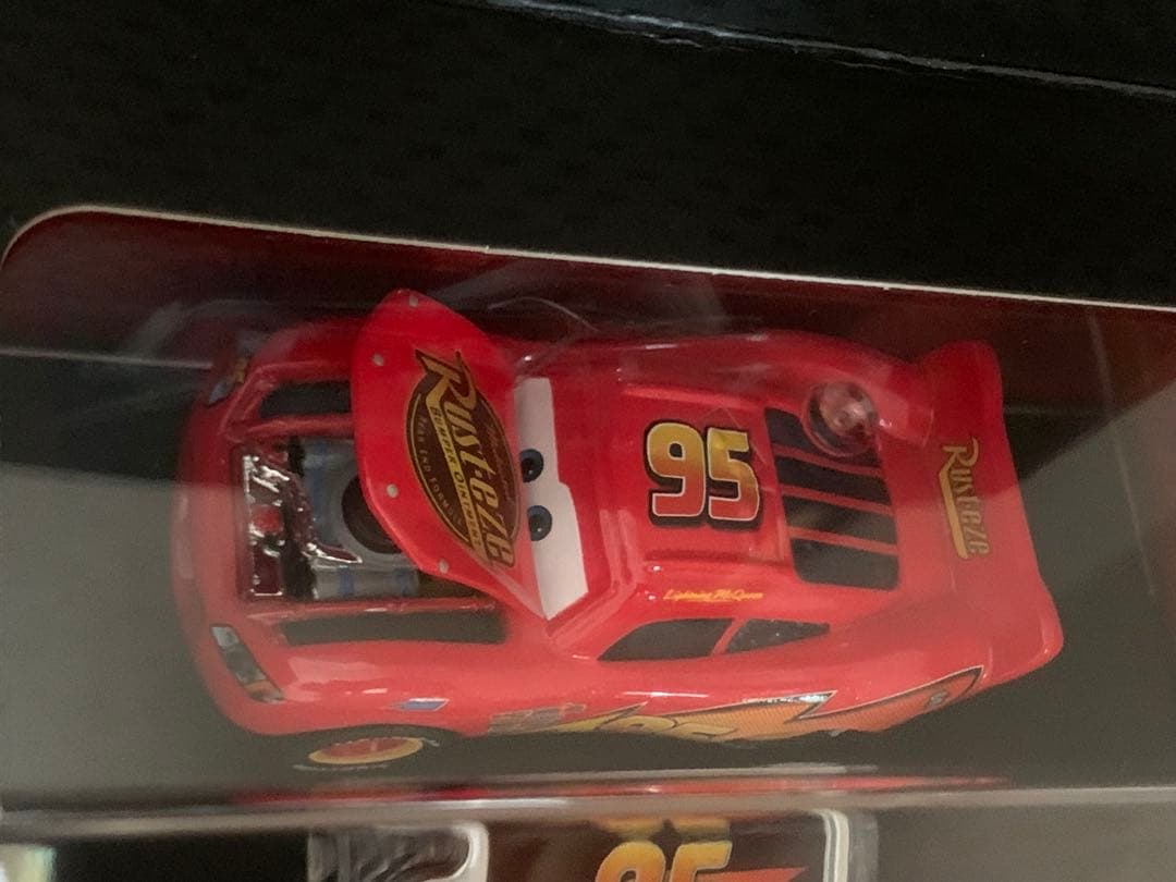 カーズ　プレシジョン　ライトニングマックィーン　激レア　マテル