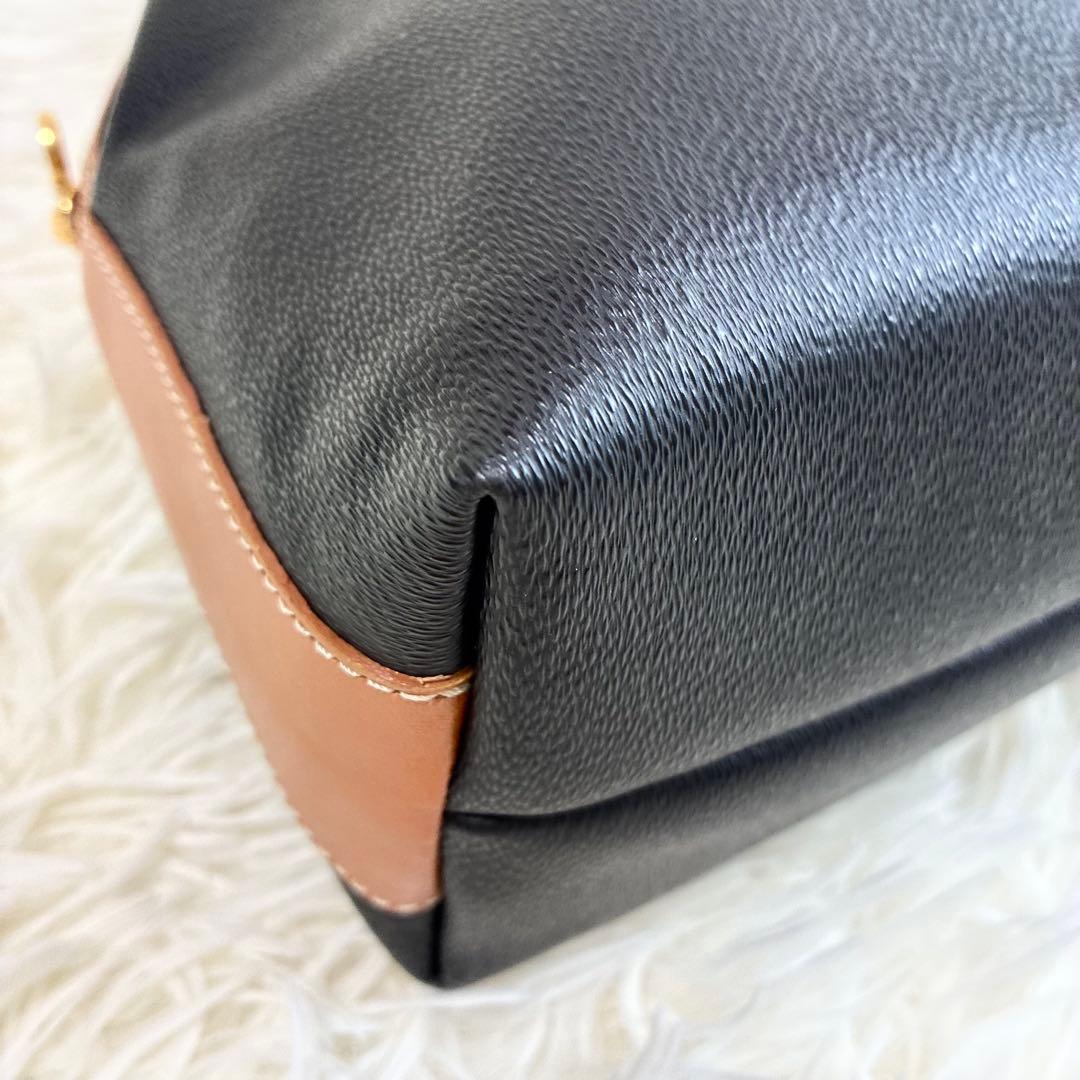 美品✨courreges ショルダーバッグ ハンドバッグ 2way レザー