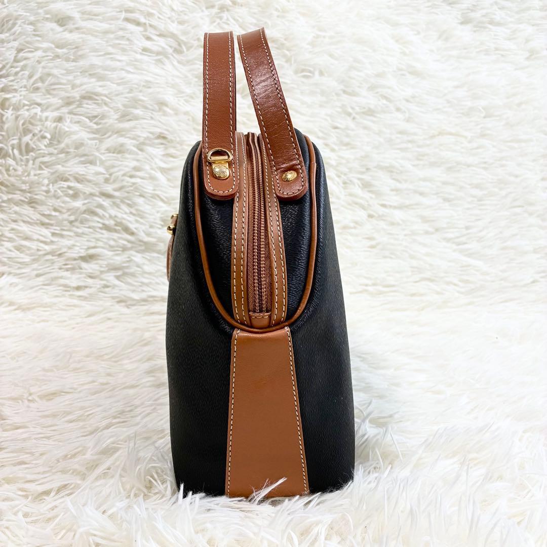 美品✨courreges ショルダーバッグ ハンドバッグ 2way レザー