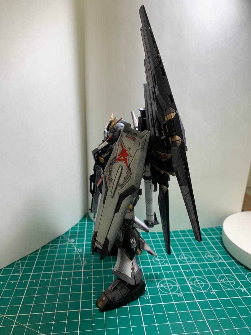 HG1/144 RX-93 νガンダム　全塗装・ディテールアップ仕上げ