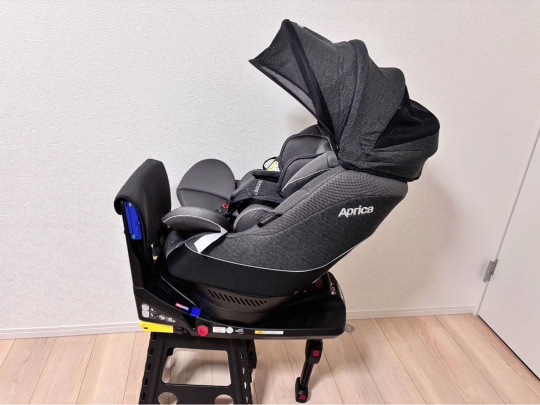 美品　アップリカ　チャイルドシート　クルリラプレミアムAB 回転式　ISOFIX
