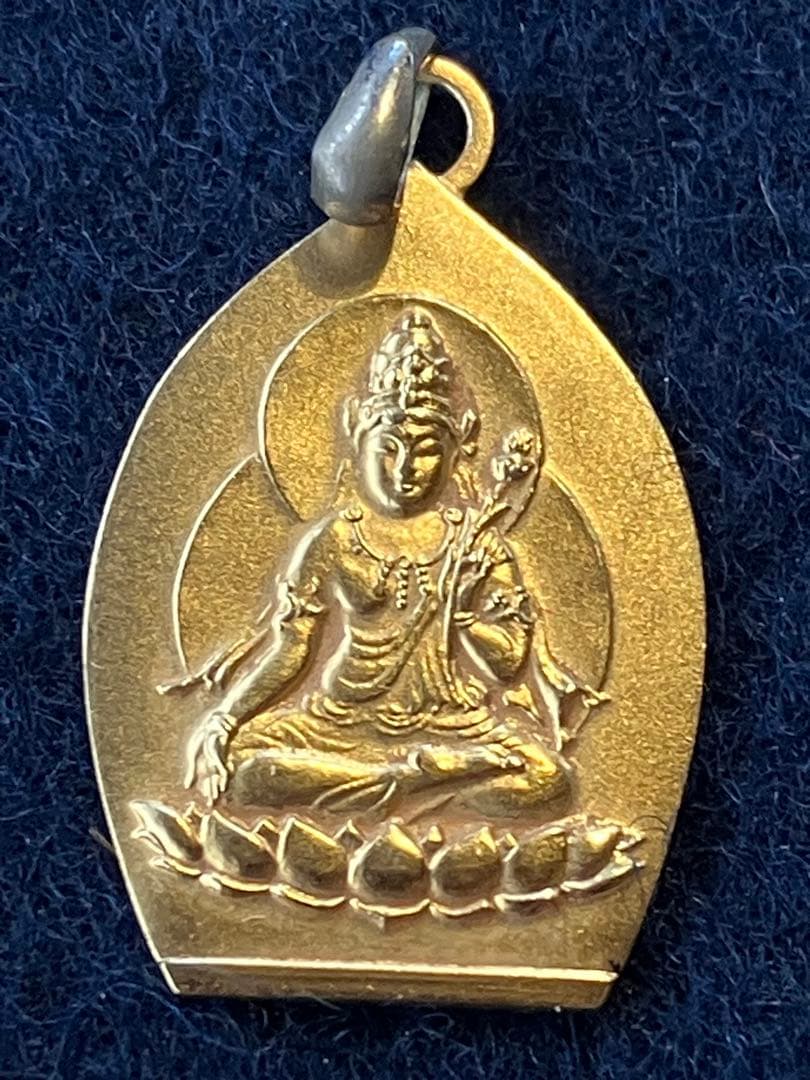 仏像 観音菩薩 蓮華座 K18 ペンダントトップ