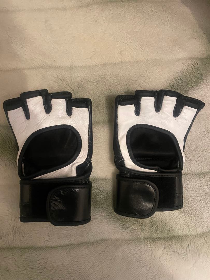 RVCAルーカ オープンフィンガーグローブ