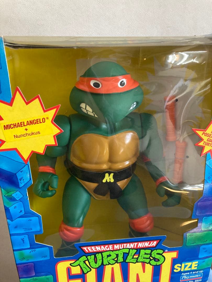 ミュータントタートルズ ジャイアントフィギュア ３体セット。