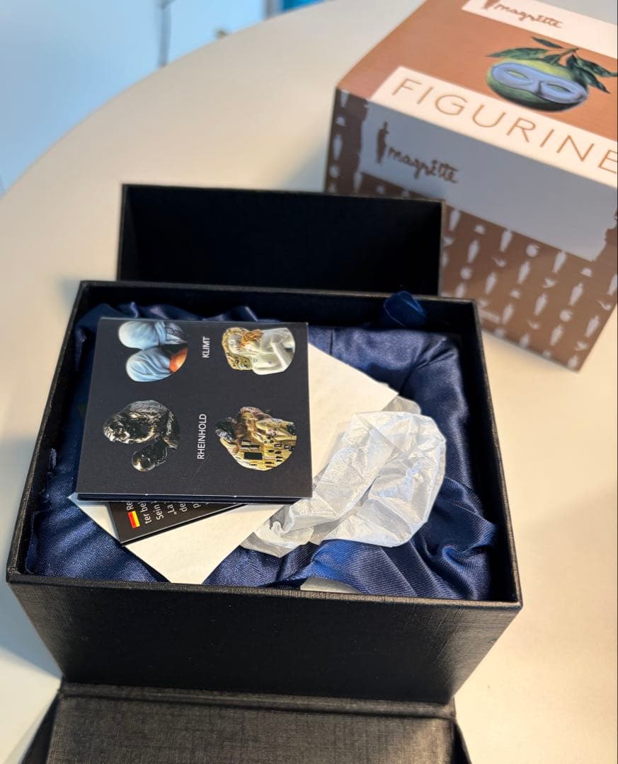 【未使用】マグリット 「リンゴ: フィギュア」