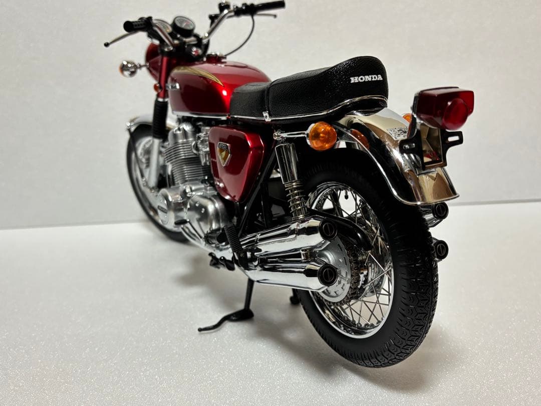 ミニチャンプス 1/6 ホンダ CB750 レッドメタリック　1968