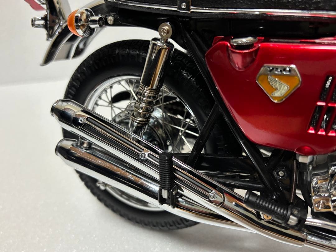 ミニチャンプス 1/6 ホンダ CB750 レッドメタリック　1968