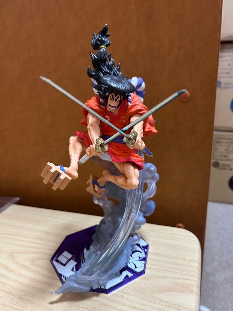 岩倉造形　ワンピースフィギュア　おでん　キング