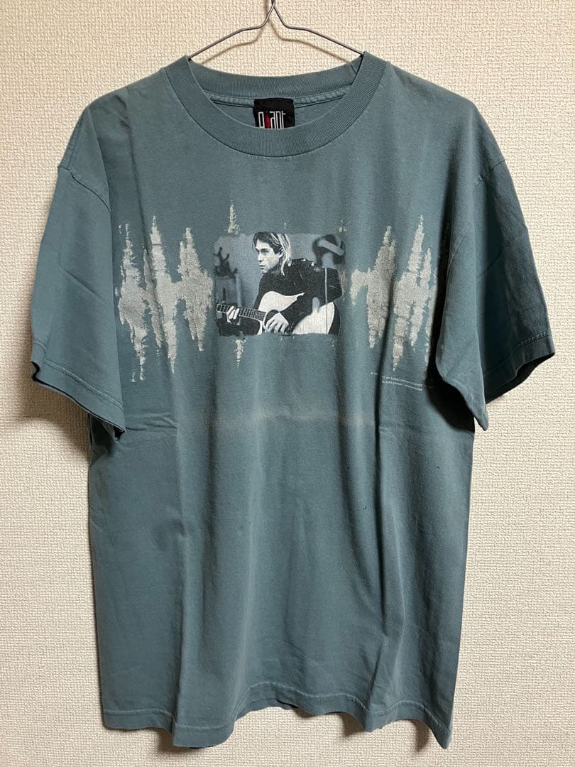  Cobain Tシャツ 公式